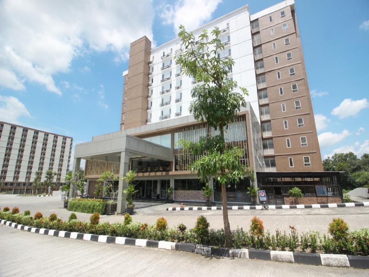 Reddoorz Apartment @ Malioboro City Adisucipto Maguwo エクステリア 写真