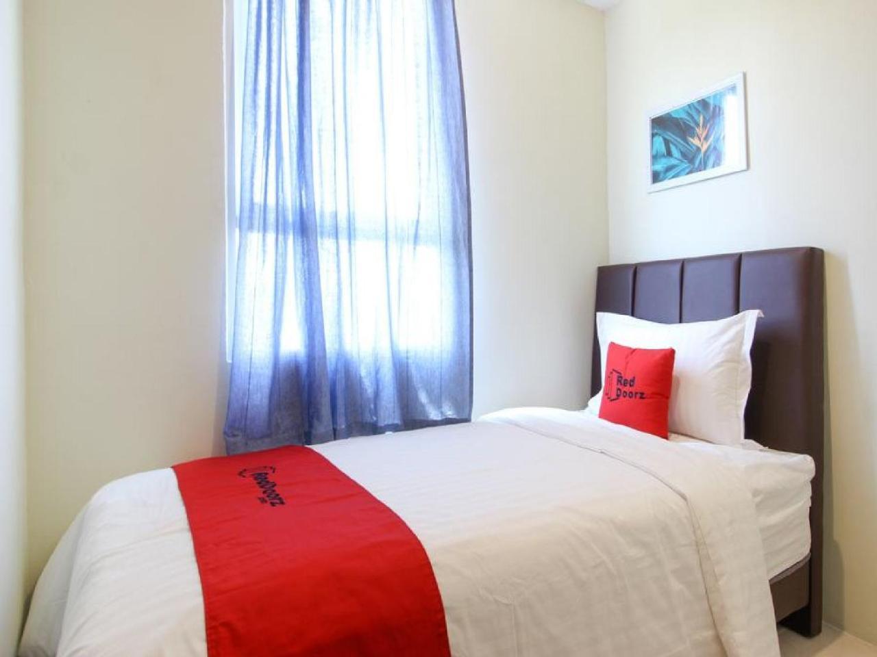 Reddoorz Apartment @ Malioboro City Adisucipto Maguwo エクステリア 写真